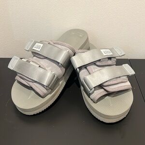 MOTO VS Sandals Grey